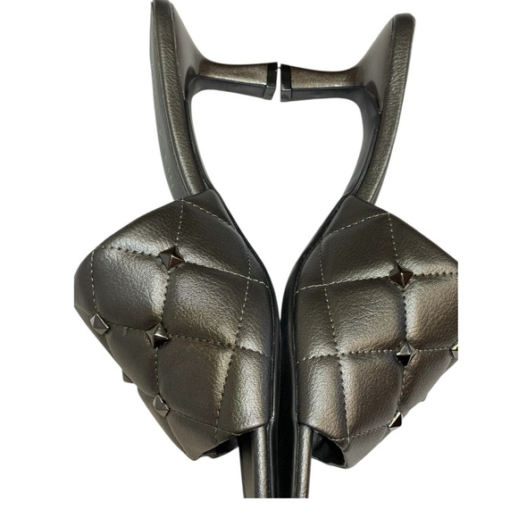 ANNE KLEIN KYLA KITAY GREY PEWTER STUDDED KITTEN HEEL SLIP ON SANDALS SZ 9.5 MED - Picture 9 of 12